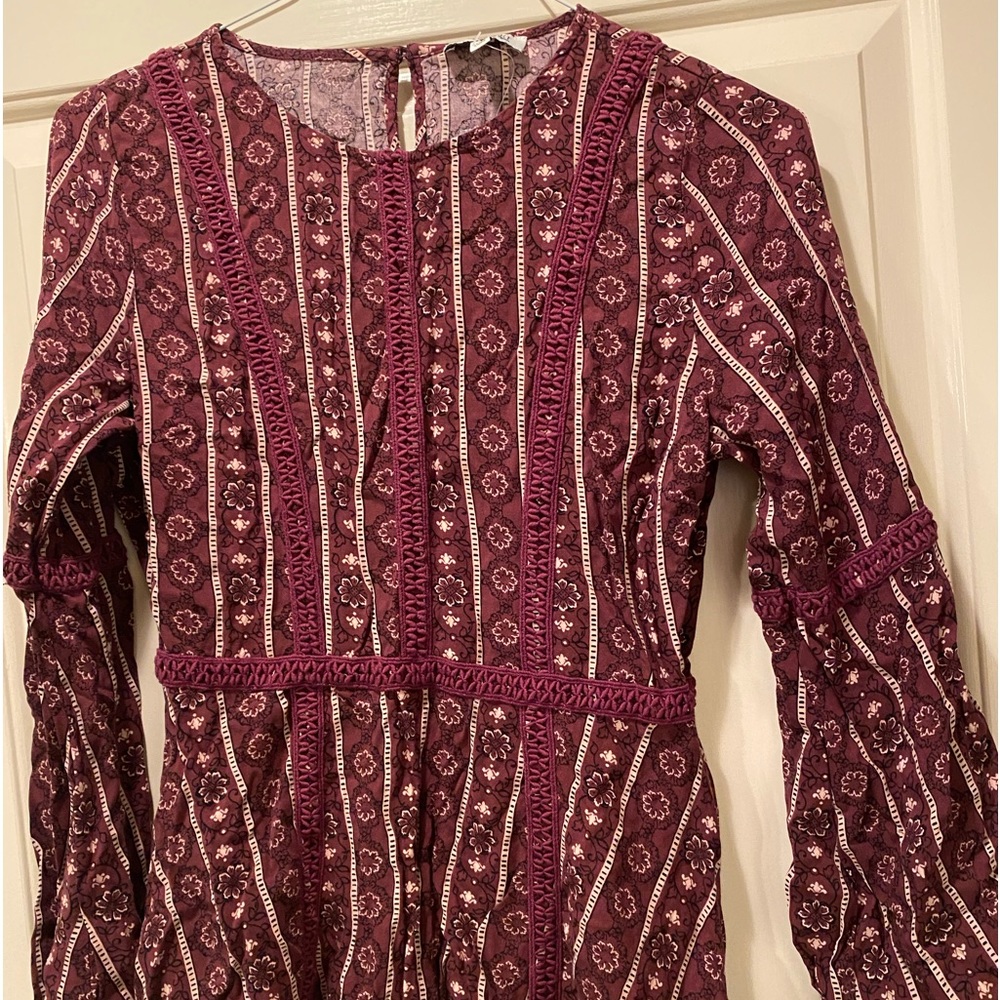 Maroon Top with flowers Large , never worn